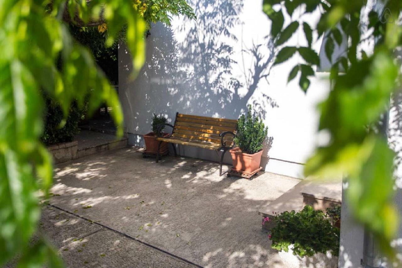Guest House Mazuth II Banjol Exteriér fotografie
