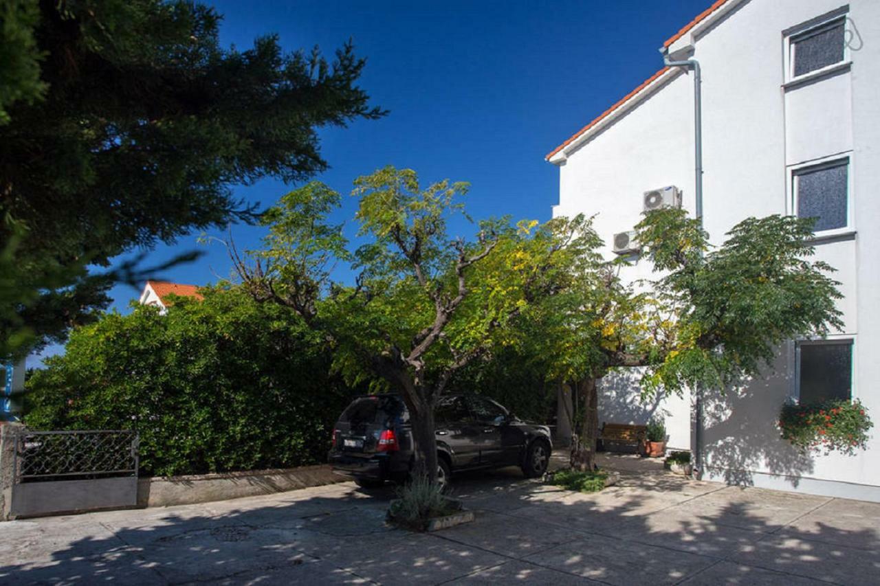 Guest House Mazuth II Banjol Exteriér fotografie